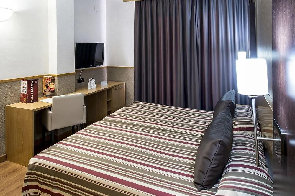 Catalonia Sagrada Familia Hotel Barcelona 3*,